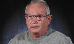 نجيب ساويرس يثير التفاعل بسؤاله عن قاض سوري يريد هاتفه وعنوانه